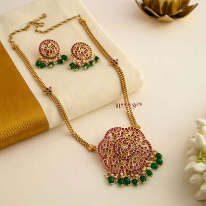 Beautiful Peacock Kemp Pendant Chain