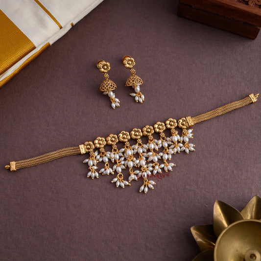 Elegant Floral Rice Pearl Necklace