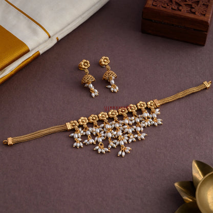 Elegant Floral Rice Pearl Necklace