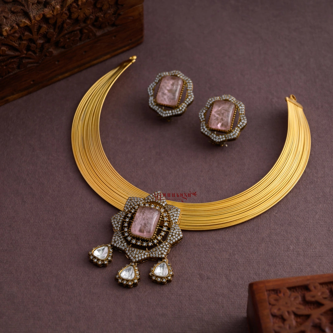 Unique Non Idol Hasli Necklace