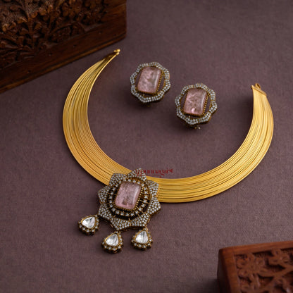 Unique Non Idol Hasli Necklace