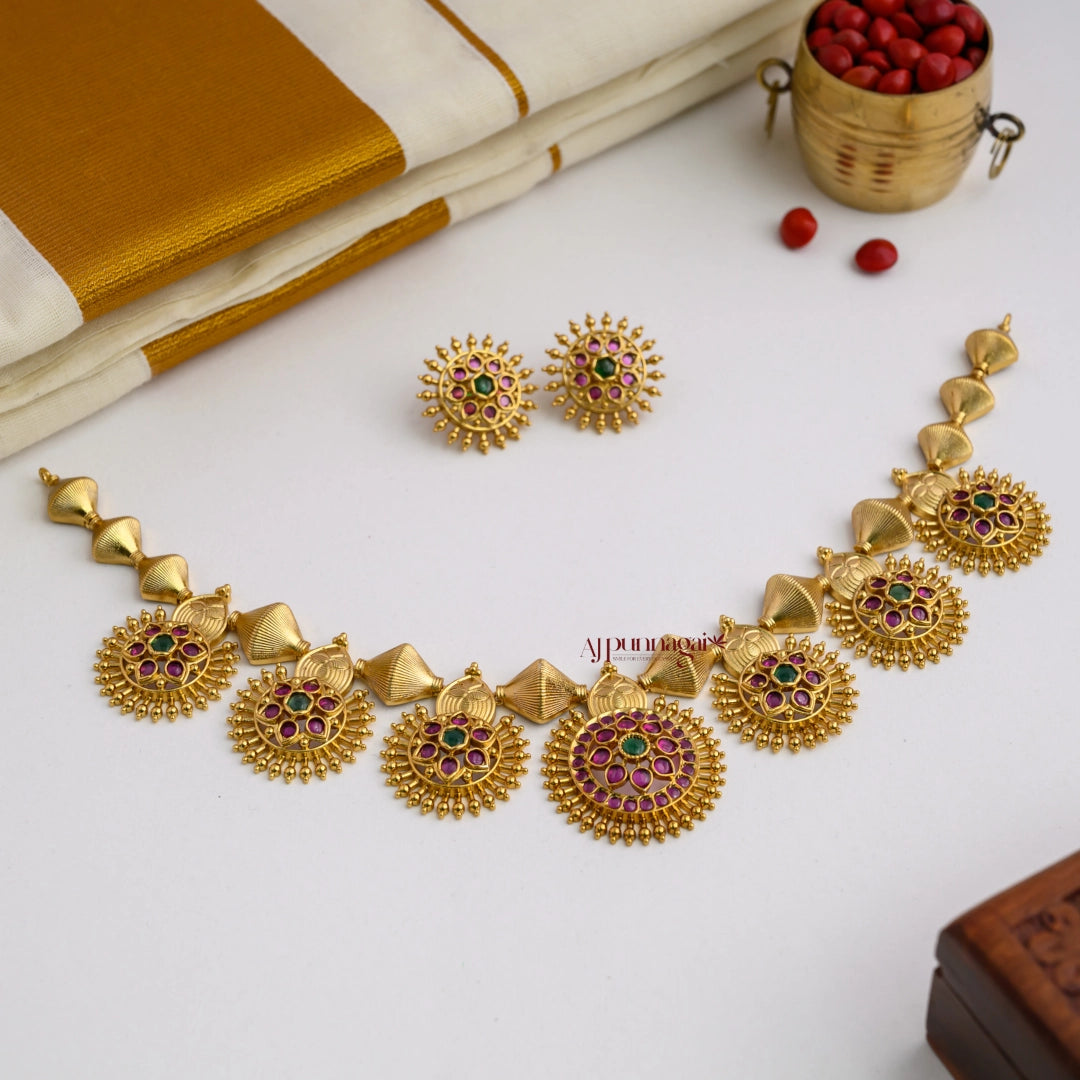 Classy Floral Kemp Necklace