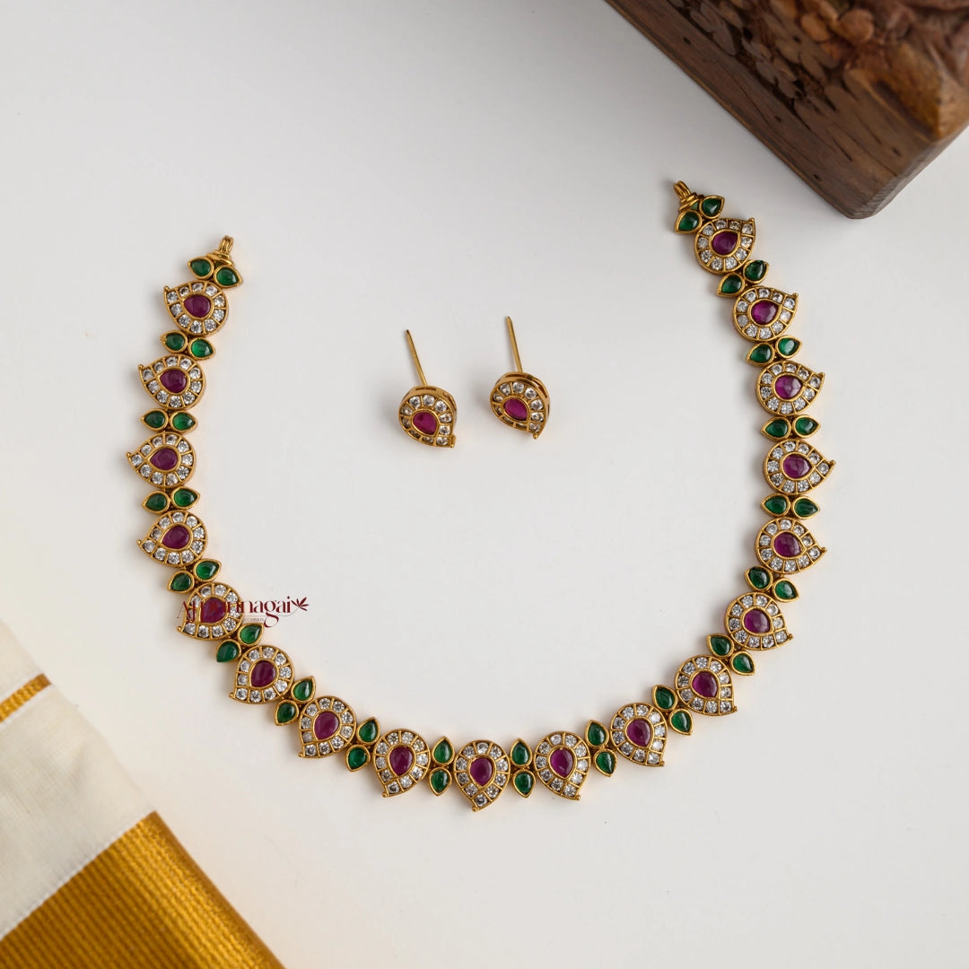 Simple Kemp Mango Necklace