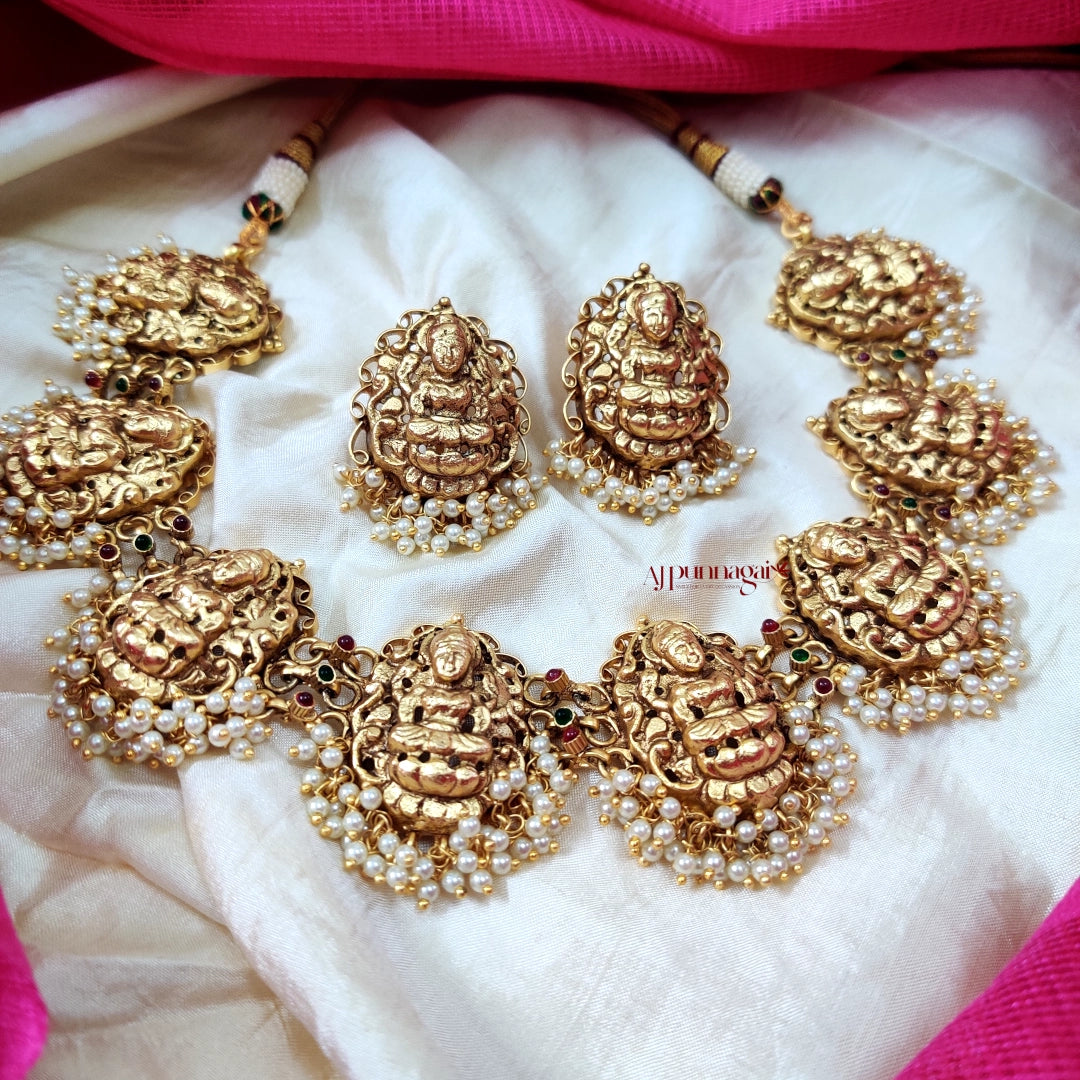 Short Lakshmi necklace with pearl