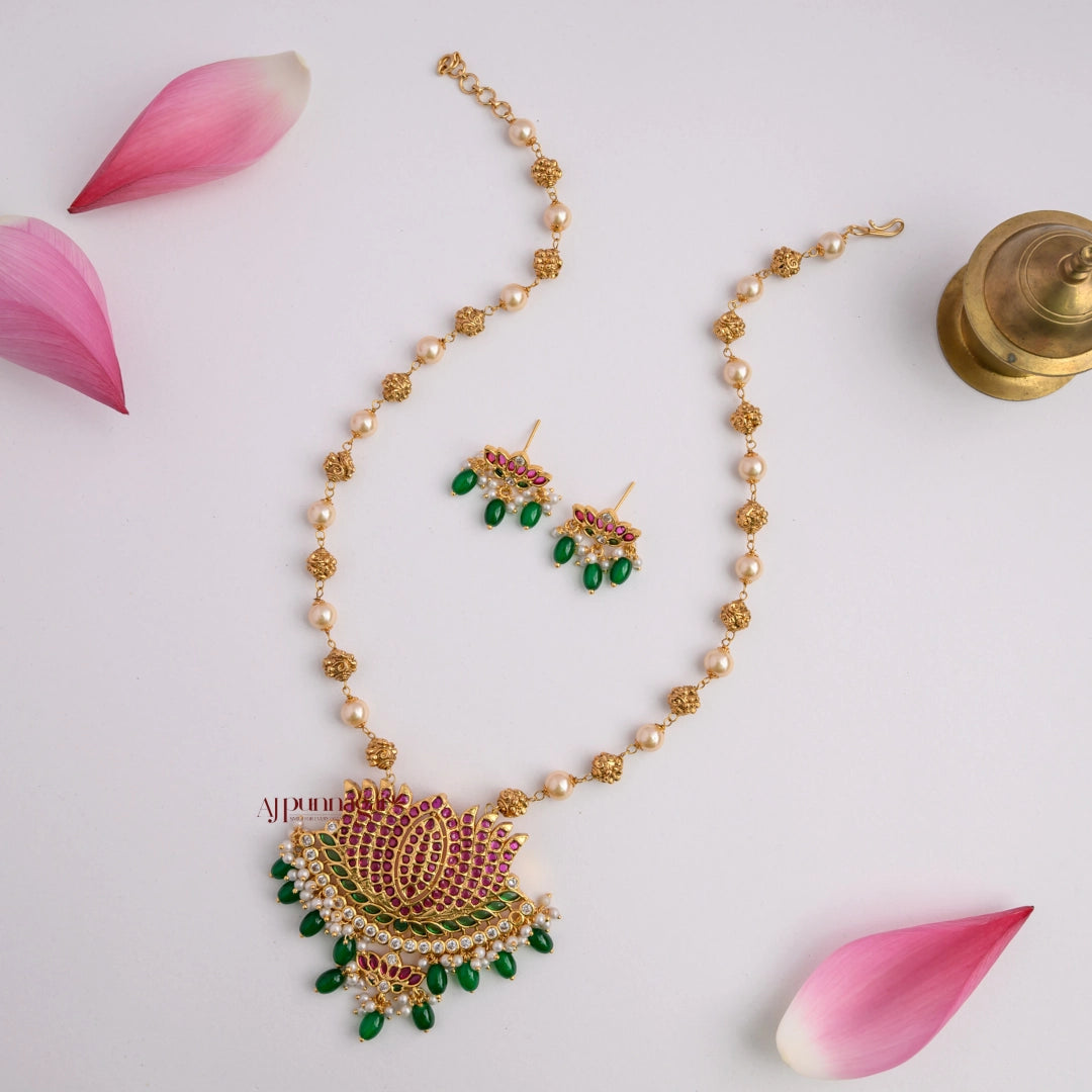 Gorgeous Kemp Lotus Pendant Haram