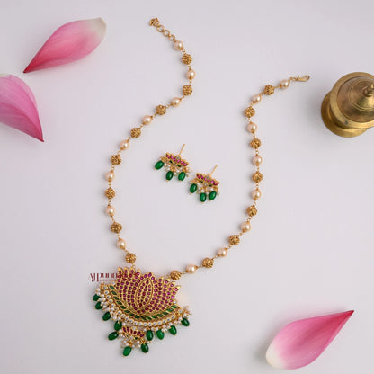 Gorgeous Kemp Lotus Pendant Haram