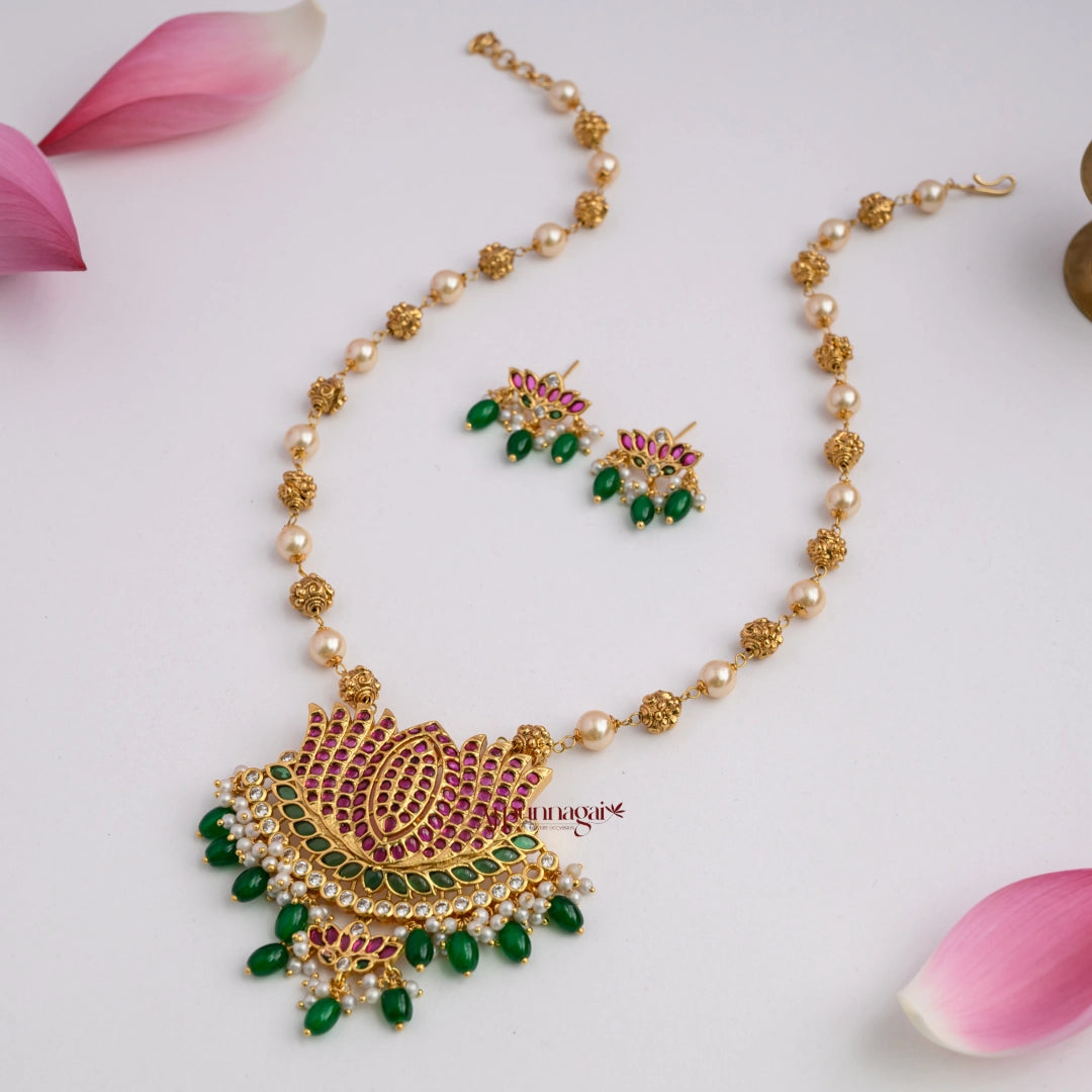 Gorgeous Kemp Lotus Pendant Haram