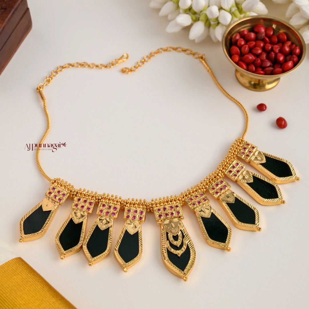 Grand Green Nagapadam Necklace