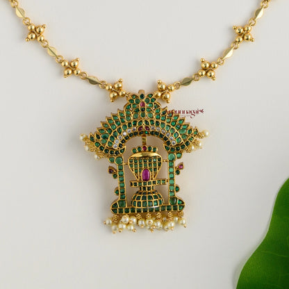 Kemp Shiva Lingam Pendant Chain - Green With Ruby