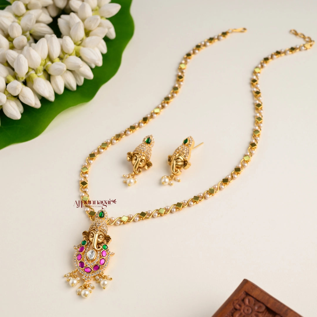 Gold Look Alike Lord Ganesha Kundan Jadau Pendant Chain