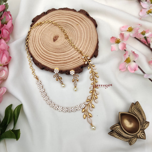 Ethnic beauty Leafy designed Necklace - White
