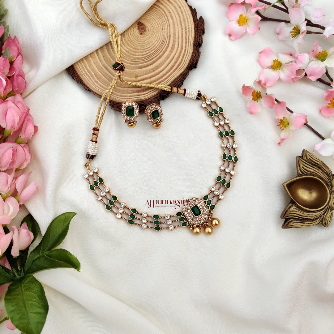 Elegant Design Green stone Necklace - Green