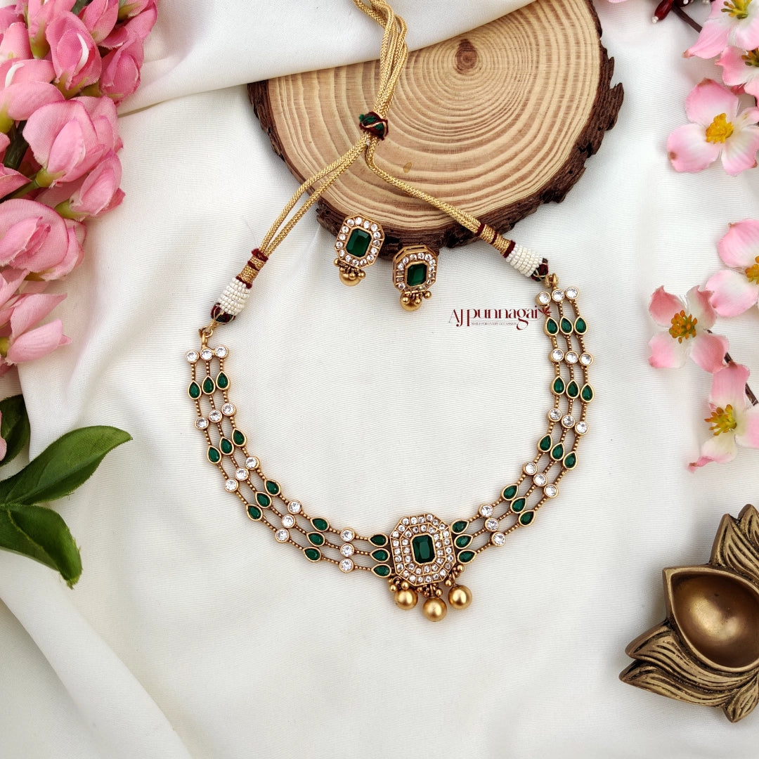 Elegant Design Green stone Necklace - Green