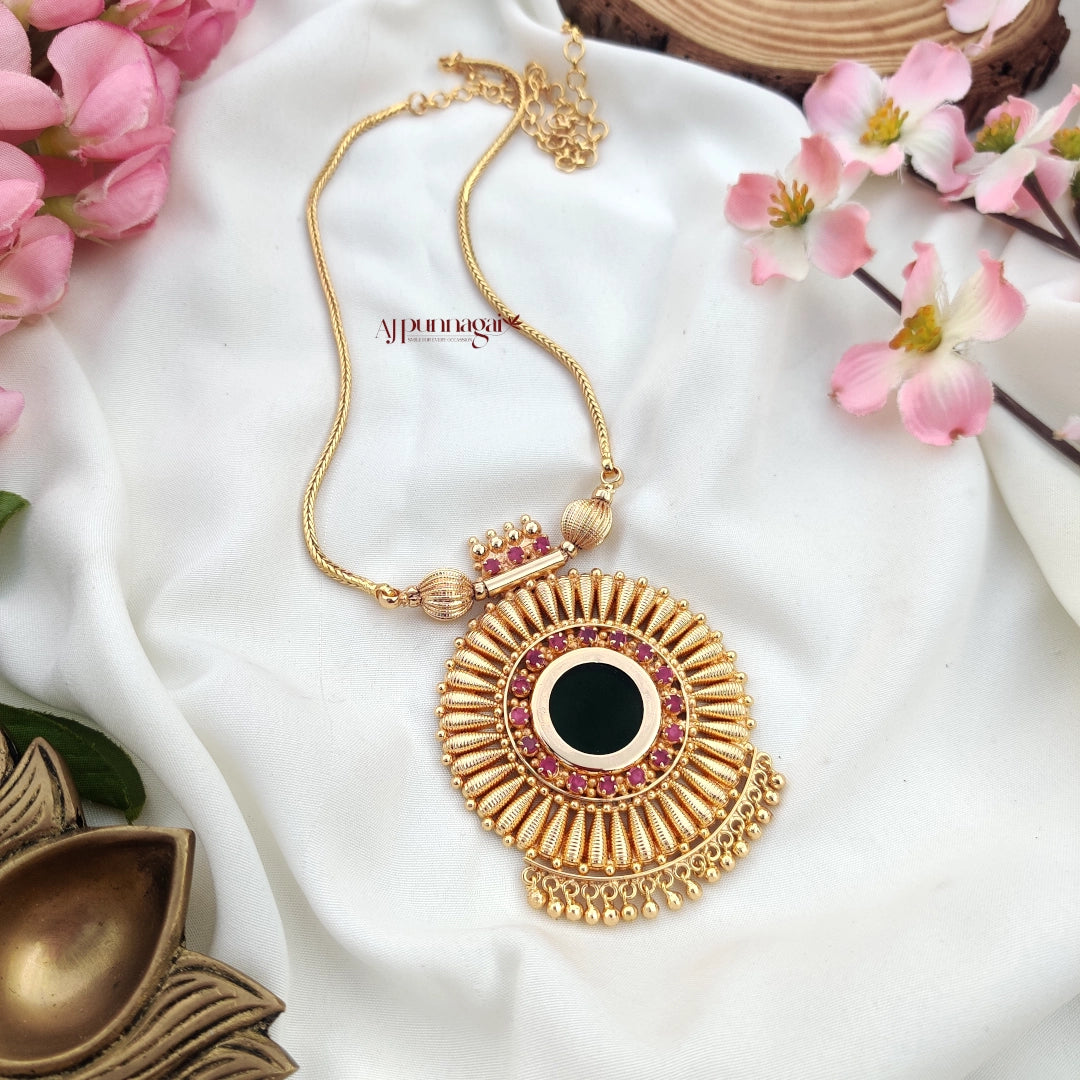 Elegant Gold tone Palakka Necklace