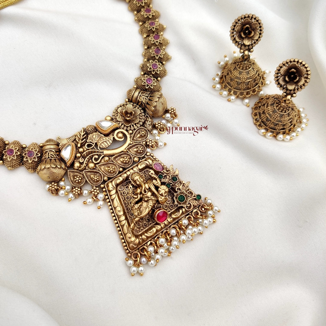 Royal and Stylish look Vinayak Pendant Necklace