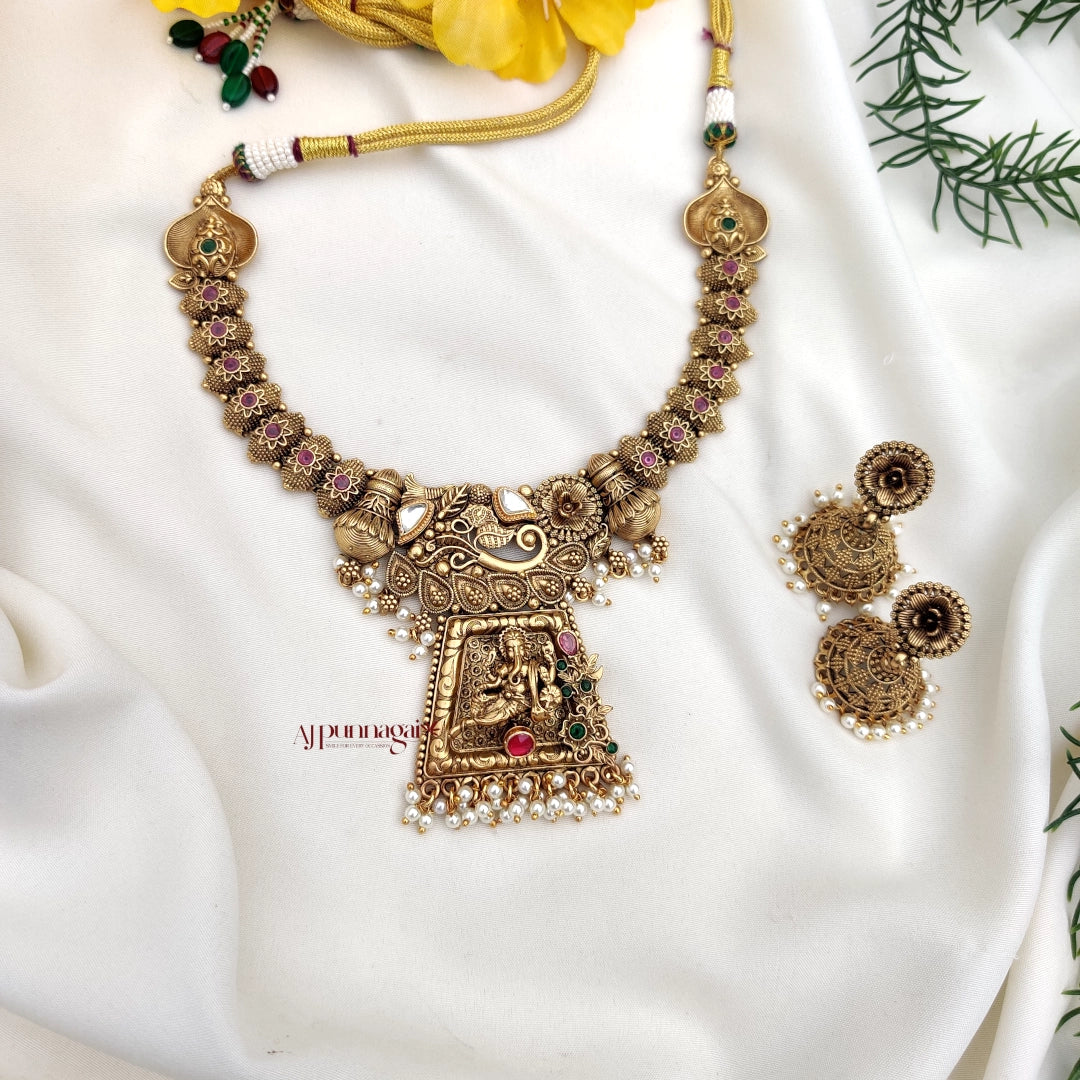 Royal and Stylish look Vinayak Pendant Necklace