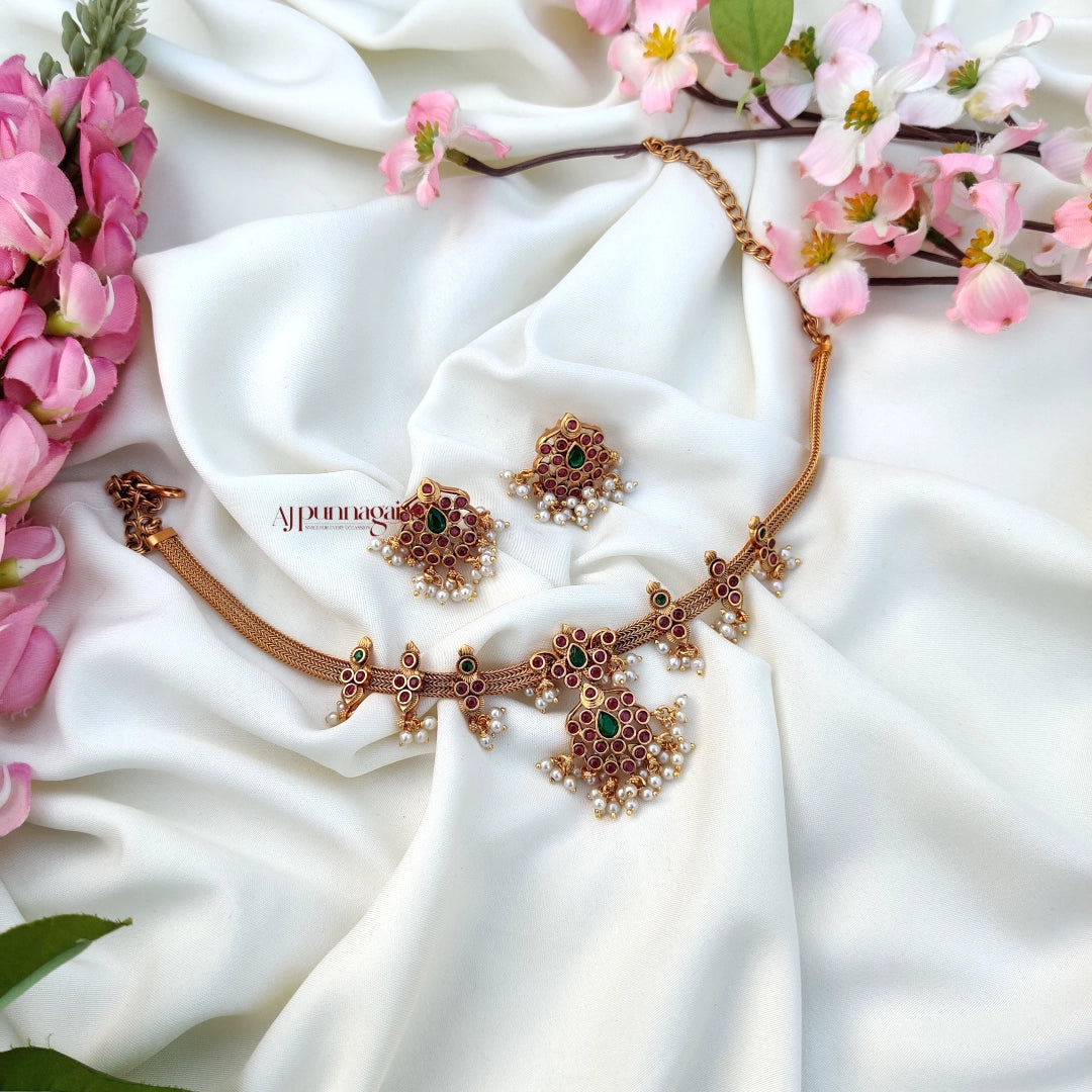 Contemporary and Traditional look Kemp stone Necklace