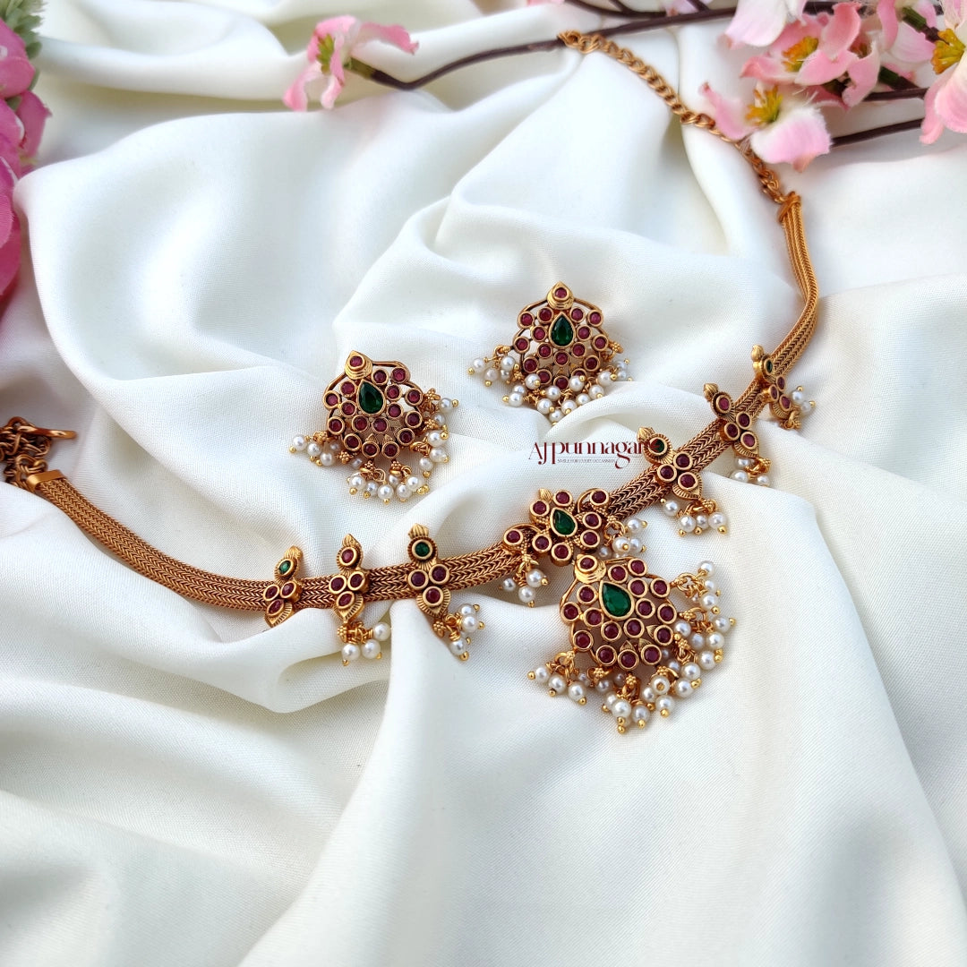 Contemporary and Traditional look Kemp stone Necklace