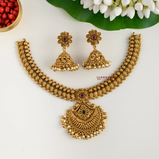 Elaborately Crafted Floral Necklace With Pearl