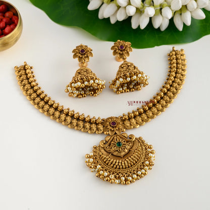 Elaborately Crafted Floral Necklace With Pearl