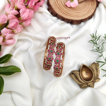 Floral design Kemp and AD stone Bangle