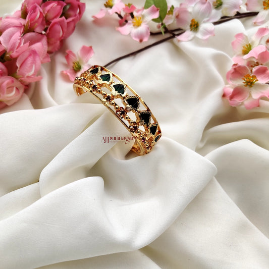 Grand Kerala Palakka design Bangle
