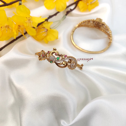 Eye Pleasing Peacock Design Openable Bracelet