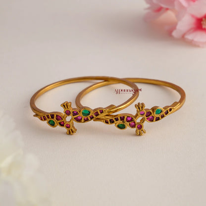 Peacock With Kemp Stone Bangle