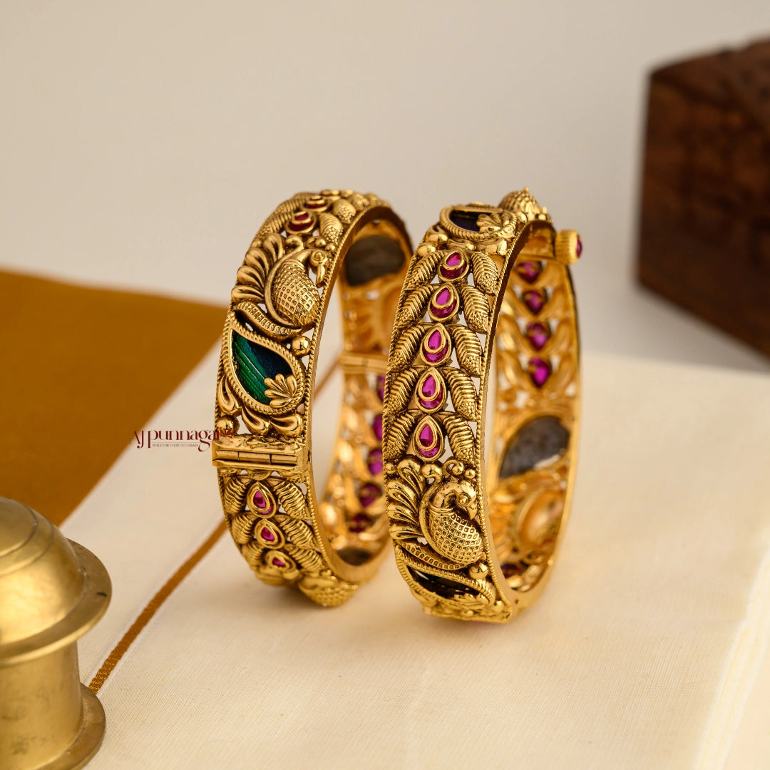 Gold Look Alike Openable Peacock Bangle