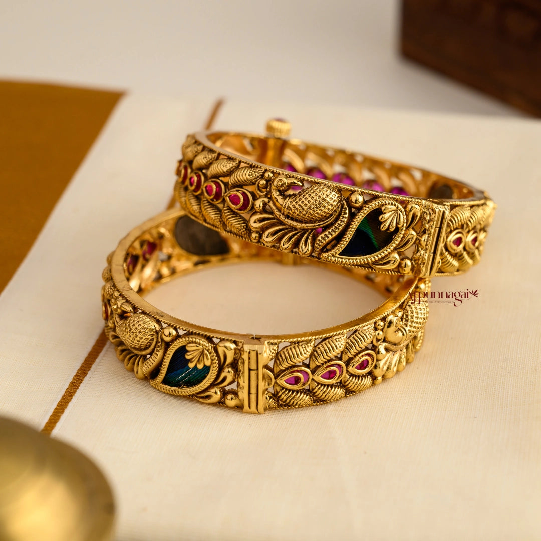 Gold Look Alike Openable Peacock Bangle