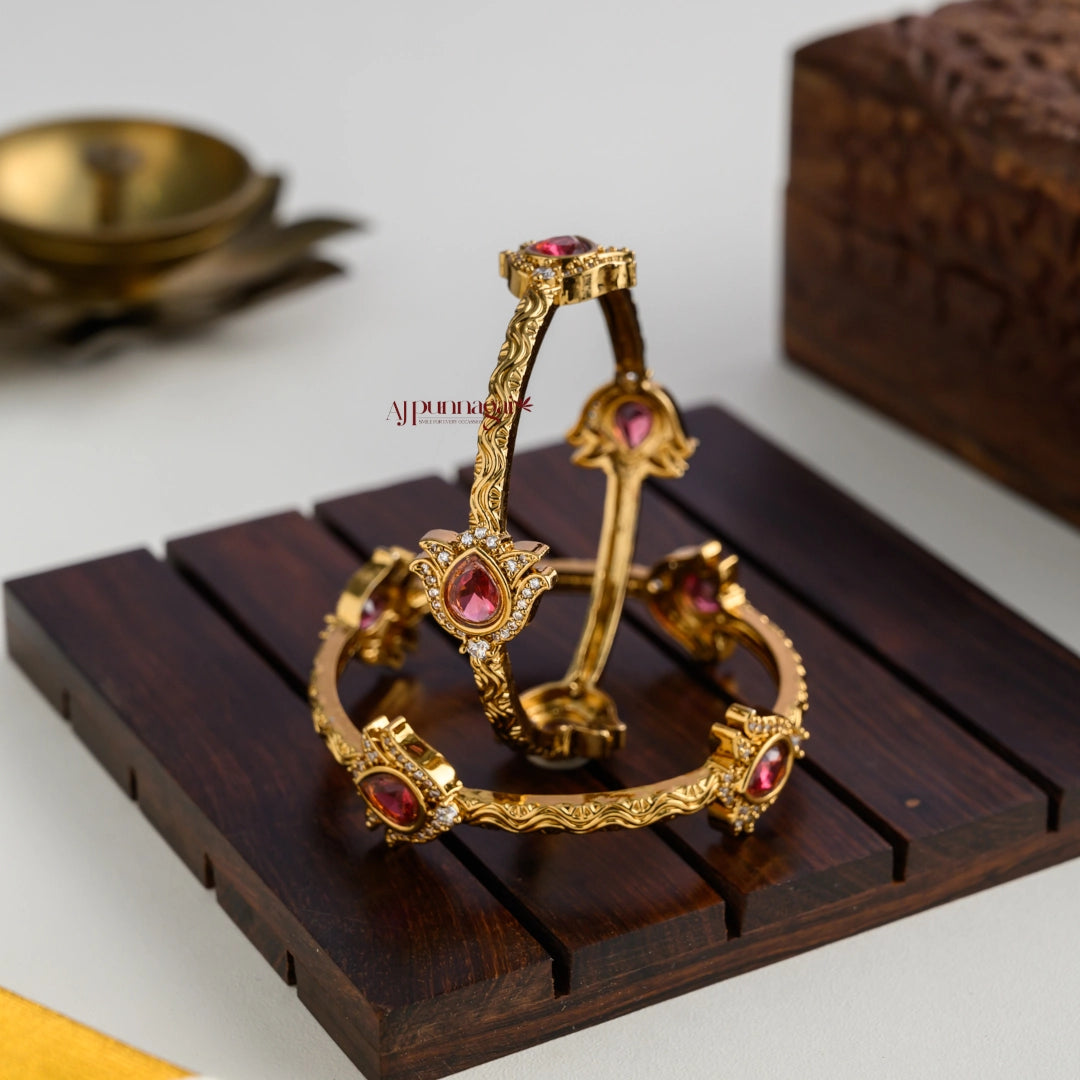 Lotus Matt Bangle - Red
