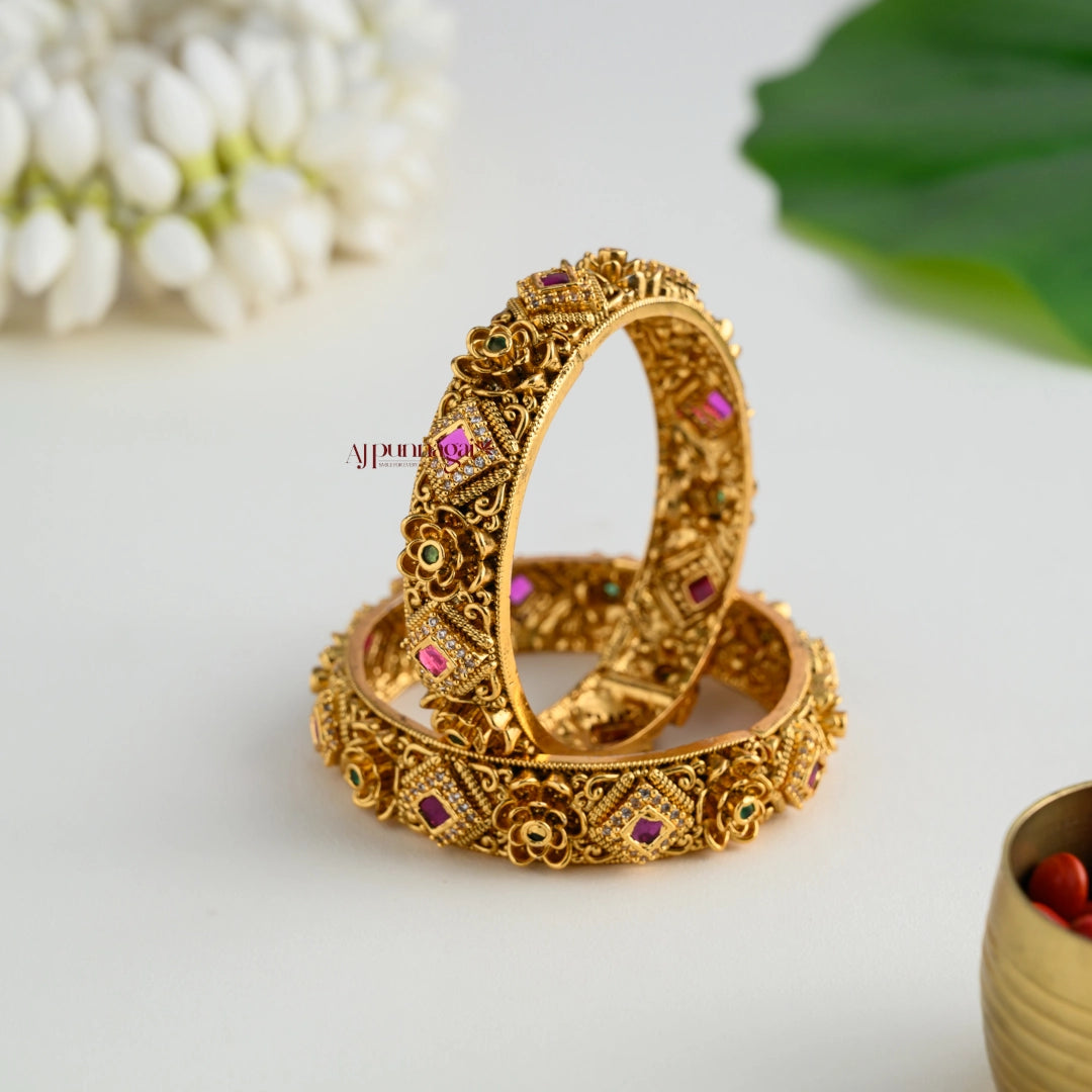 Fine Crafted Floral Openable Bangle
