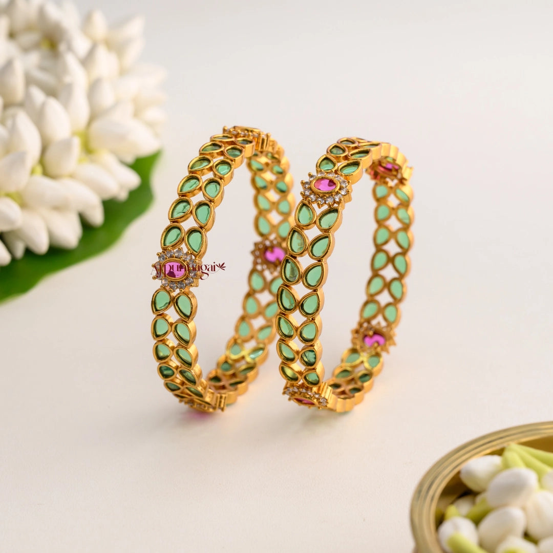 Elegant Leafy Kemp Bangle - Green