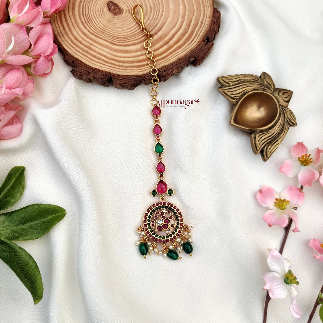 Fashionable design Kemp stone Maang Tikka - Multi