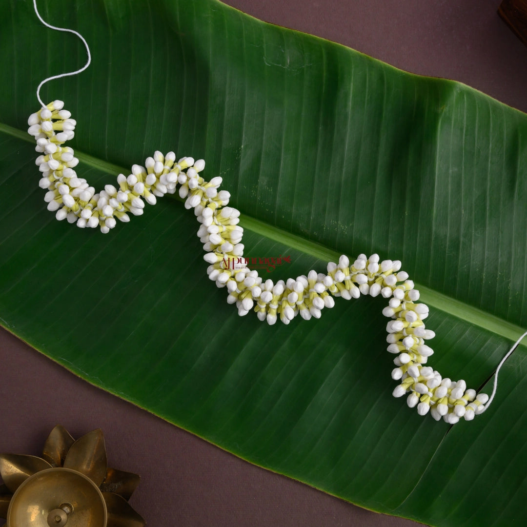 Realistic Look Nandhiyavattai Buds Hand Strung String – AJ Punnagai