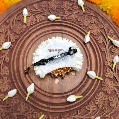 Royal Lakshmi With Foamiram Mullai Poo Hair Clip