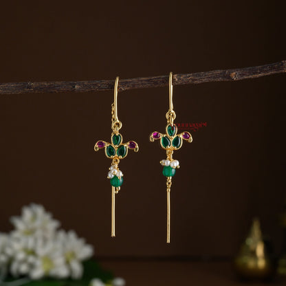 Sleek Kemp Sui Dhaga Earring - Green With Ruby